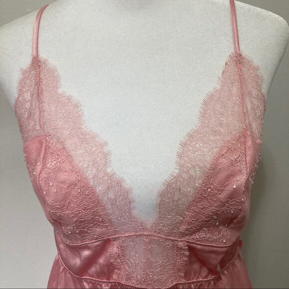 Victoria's Secret Babydoll Nighty size M NWT New Pink Satin Matching T-thong - Picture 4 of 10
